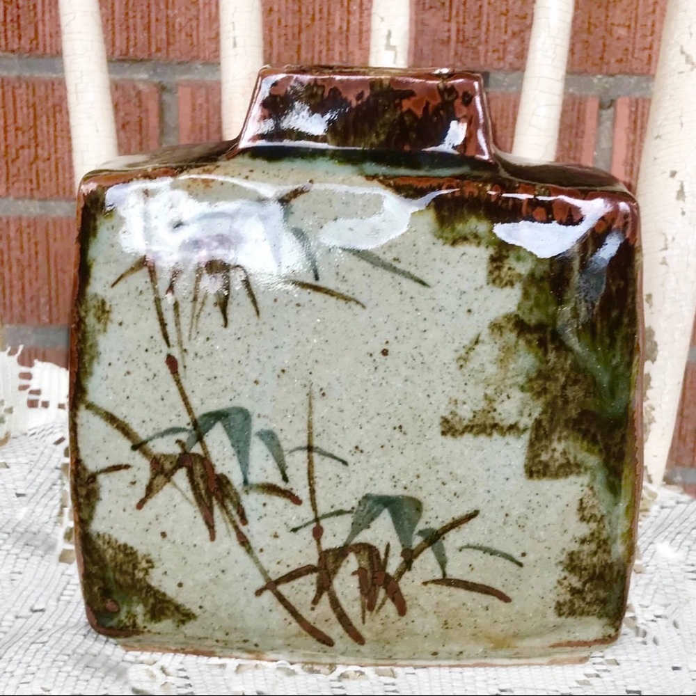 Vase - Picture 2 of 8